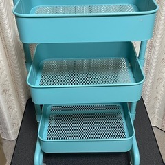 キャスター付きワゴン３段の画像