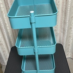 キャスター付きワゴン３段の画像