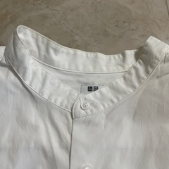 UNIQLO 長袖ノーカラーシャツの画像
