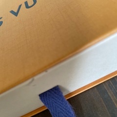 LOUIS VUI TＴOＮの紙袋と箱　の画像