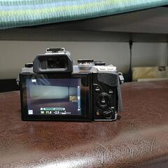 OLYMPUS OM-D E-M10 EZダブルズームキットの画像