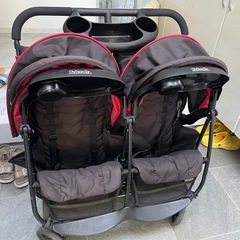 双子用ベビーカーの画像
