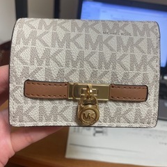 新品MK財布の画像
