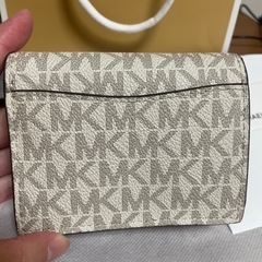 新品MK財布の画像