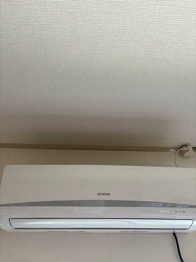 ★中古美品！アイリスオーヤマ エアコン 6畳 2024年IRA-2205R 決定済み】アイリスオーヤマIRA-2205R 2024年製6畳用エアコン