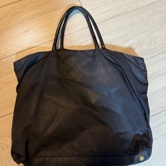 プラダ　バック　30×30センチ　使用感や色褪せありの画像