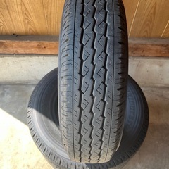 中古夏用タイヤ組み換え無料165R13 6PブリヂストンV600ライトトラック用の画像