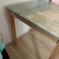 テーブル　３辺それぞれ70cmの画像