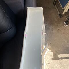 棚　No.3957　ホワイト　トイレ収納　※ストッパー破損　【リサイクルショップどりーむ天保山】の画像