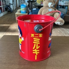 昭和レトロ✨ 懐かしい缶ケース❤️ ミルキー缶 ペコちゃん ポコちゃん 当時物 缶ケース 小物入れ 不二家　赤 の画像