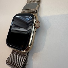 Apple Watch Series 8 ゴールドの画像