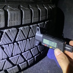 225\60r18 100Q bridgestone DM-V3 42週22年スタッドレスタイヤとアルミホイール4本セット  の画像