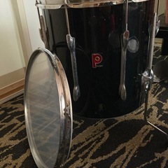 バスドラ、フロアタム、ハイタム、ロータム4点セットの画像