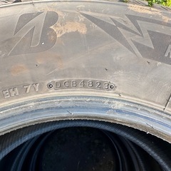 BRIDGESTONE 265/65R17 冬タイヤ　4本の画像