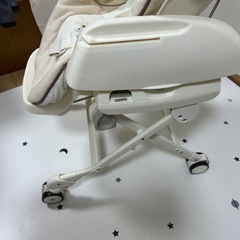 combi ハイ&ローチェアの画像