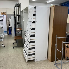 リユースのサカイ東金店 8段チェスト ※引き出し下3段ストッパーなし TJ13994の画像