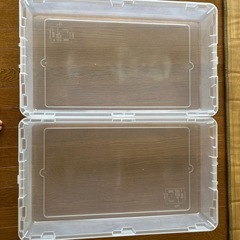 すき間収納に便利！衣装ケース2個の画像