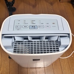 お譲り先 決まりました！ニトリ伸縮物干しとSHARP除湿機セットで差し上げます！の画像