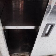 金属製収納棚の画像
