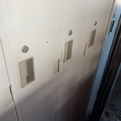 4人用ロッカー 鍵付きの画像
