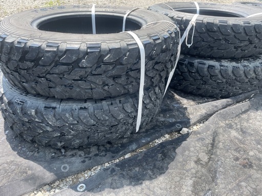 16インチ オフロードタイヤ 深いトレッド