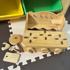 子供おもちゃラックの画像