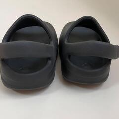 adidas YEEZY SLIDE INFANTの画像