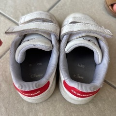 adidas ベビー靴の画像