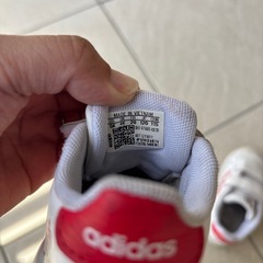 adidas ベビー靴の画像