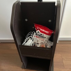 アイリスオーヤマ　コードレス掃除機＋スタンドの画像