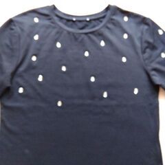 ビジュー付きTシャツ、の画像