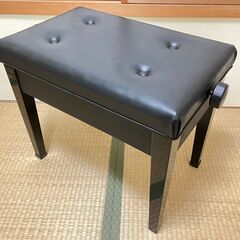 【無料】ピアノで使っていた椅子の画像
