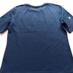 ビジュー付きTシャツ、の画像
