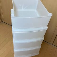 【200円】洋服タンス　透明3段の画像