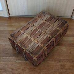 骨董市購入【昔の竹カゴ、四角】アンティーク好きな方の画像