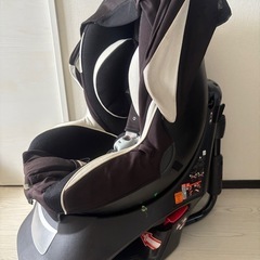 エールべべチャイルドシートの画像