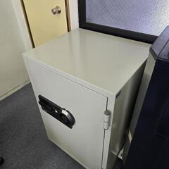 大型　金庫　お値段交渉可能の画像