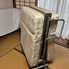ベッドの画像