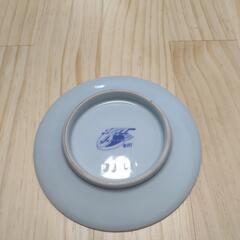 韓国　骨董品　青萃白磁山水鯉魚文の画像