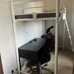 二段ベットとマットレスの画像