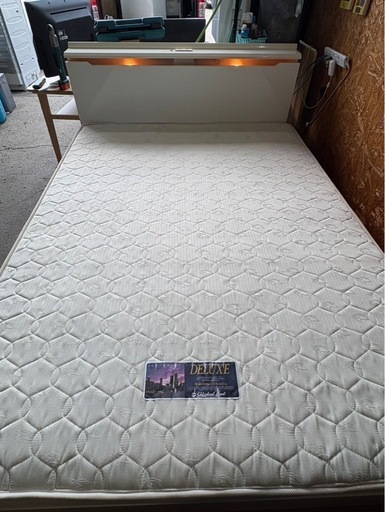 H1101 訳あり‼️　収納付きダブルベッド　　宮　照明付き　マットレスセット　喫煙による変色、生活臭あり　　