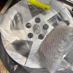 TOYOTAプリウス純正タイヤホイールセットの画像