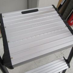 COSCO ステップ 3段 シルバー×ブラック 折りたたみ 踏台 脚立 コスコ 苫小牧西店の画像