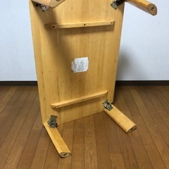 折り畳み式テーブルの画像
