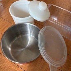 タッパーウェア他保存容器各種の画像