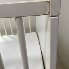イケア IKEA HENSVIK白ホワイトベビーベッドの画像