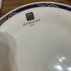 食器　ジバンシーなどの画像