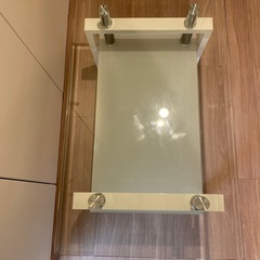 ガラスのテーブルの画像