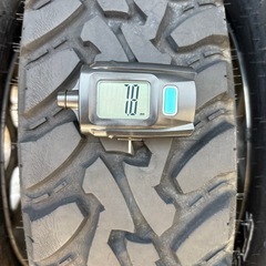 スズキ ジムニー　バリ溝　4本セット　バランス調整済み　TOYO オープンカントリーMT の画像