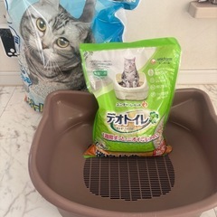 引き渡し待ち　
デオトイレと猫砂の画像
